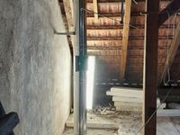 průchod komína půdou, kotvení na podlahu a do zdi | Nerezový komín v interiéru - Velké Němčice